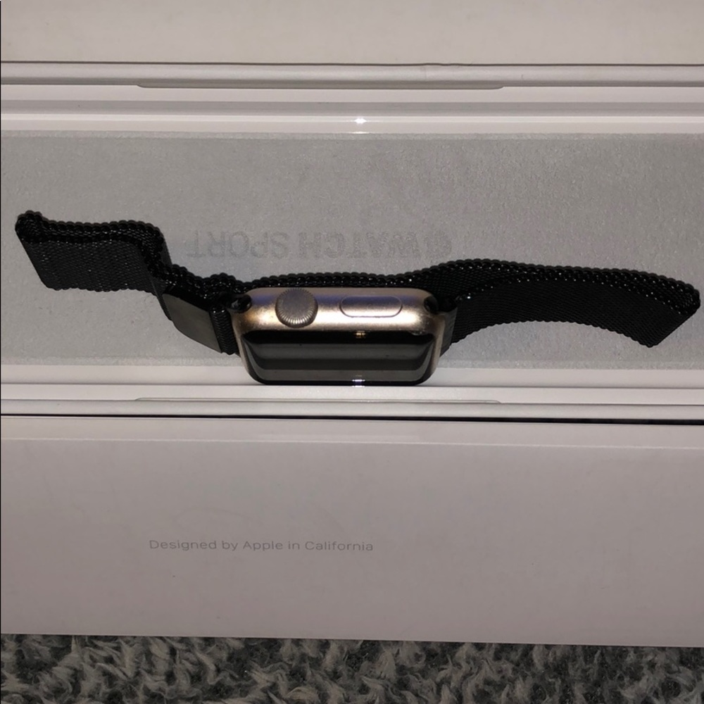 Apple IWATCH 38MM - Picture 2 of 3